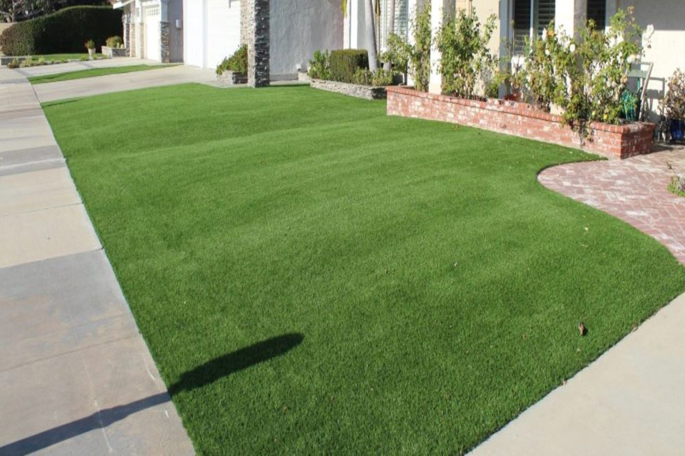 Artificial Turf vs. Real Grass Which One is Right for You
